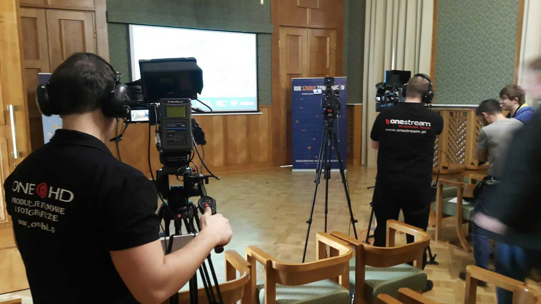 streaming-konferencji-prasowych-kamery